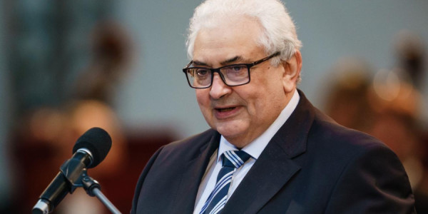 Səfir: Rusiya özünü heç kimə sırımaq niyyətində deyil