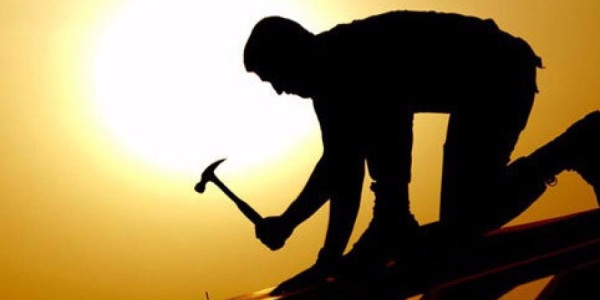 Bakıda fəhlə hündürlükdən yıxılaraq ölüb