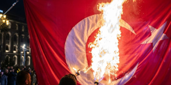 Çomağa sürtülən baş -