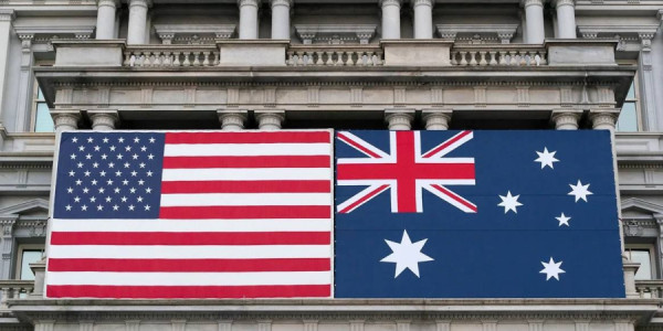 Britaniya kralının Vaşinqtona səfəri ərəfəsində bayraqlar səhv düşüb