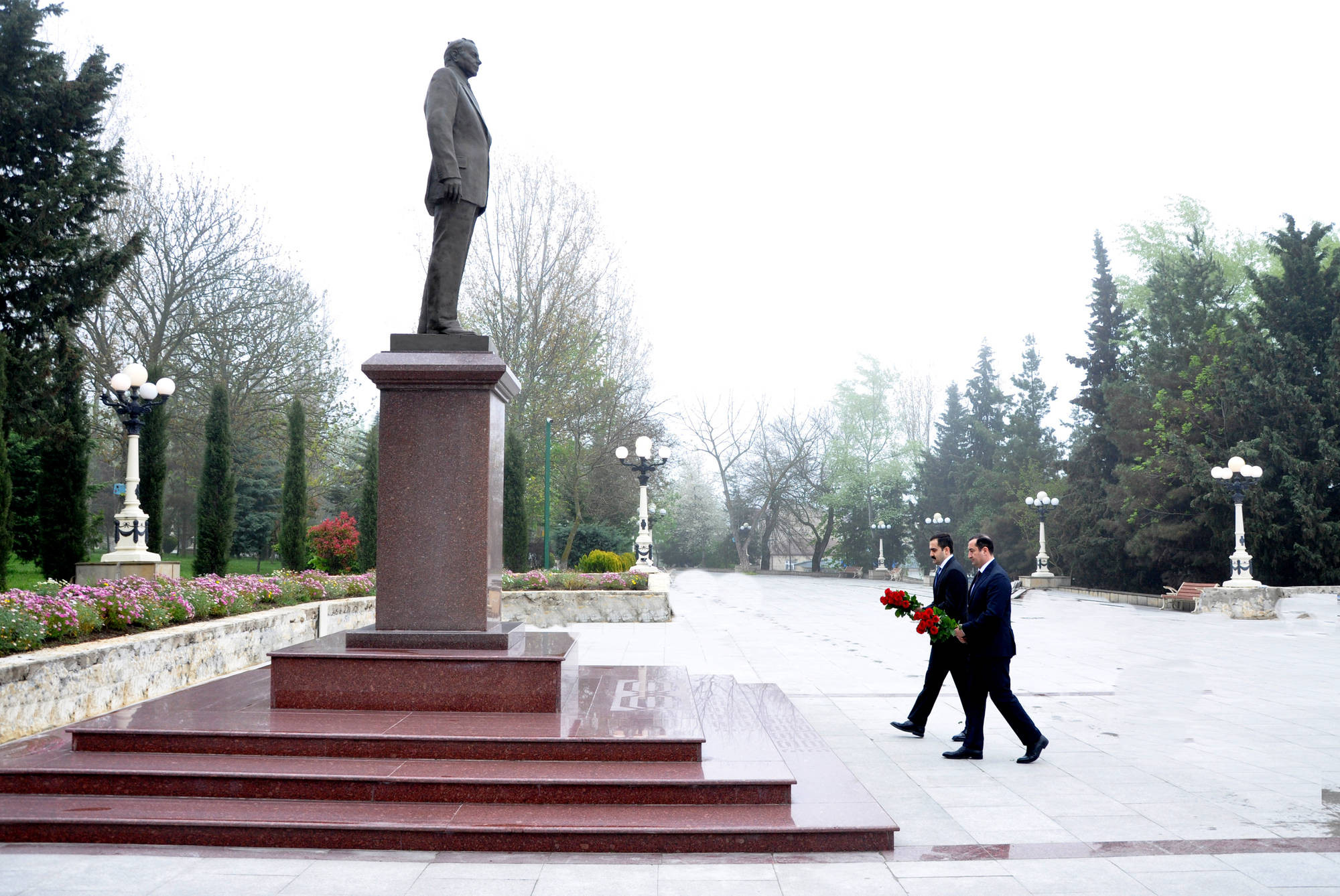 Nazir müavini Həsən Həsənli Şamaxıda müəllim və valideynlərlə görüşüb