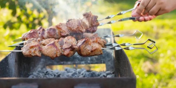 Kababı spirtli içki ilə yeməyin