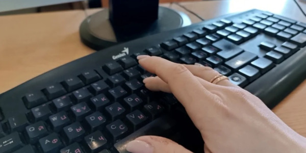 Rus professor azərbaycanlı uşağı təhqir etdi -