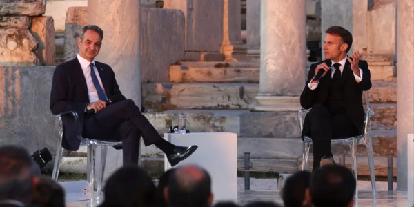 Makron Türkiyəni HƏDƏLƏDİ: