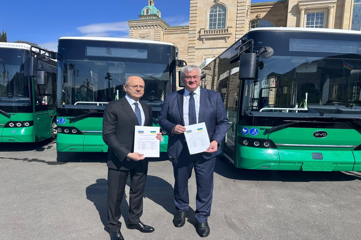 Azərbaycan Ukraynaya humanitar yardım olaraq 5 sərnişin avtobusu verib