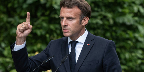 Makron: Aİ müdafiə sistemi NATO-dan güclüdür