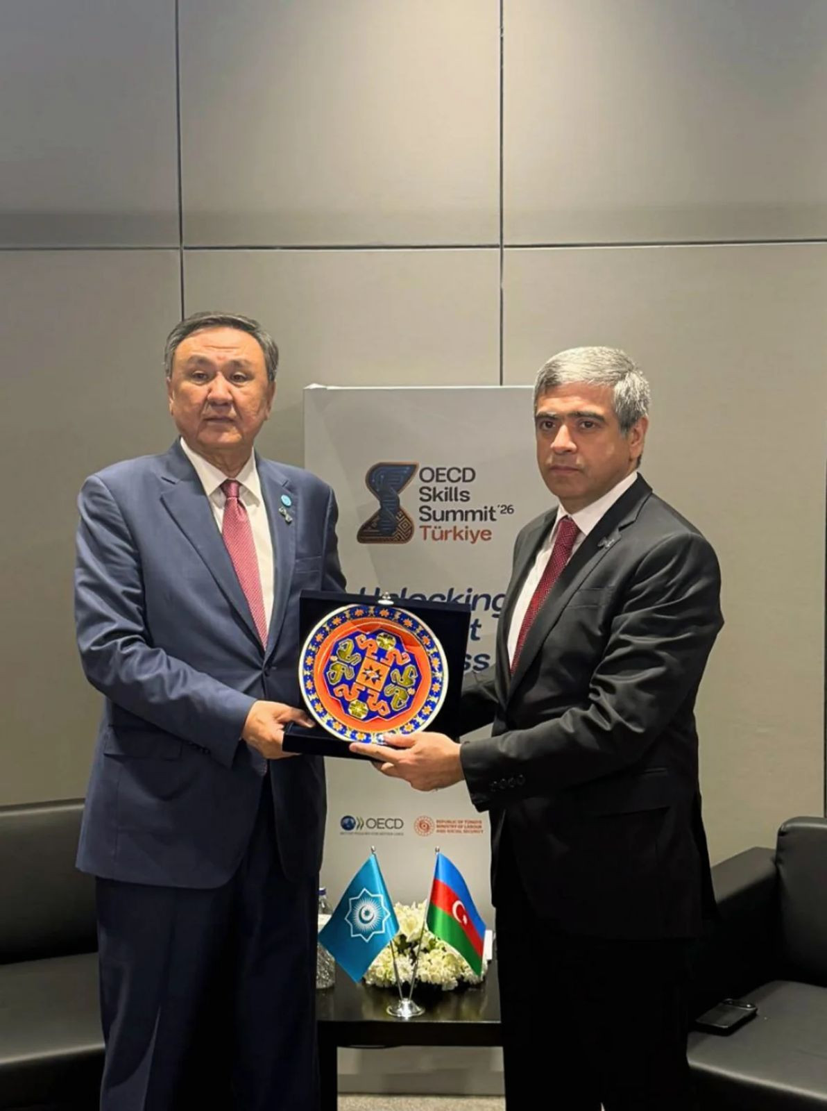 Kubanıçbek Omuraliyev və Anar Əliyev TDT çərçivəsində əməkdaşlığı müzakirə ediblər