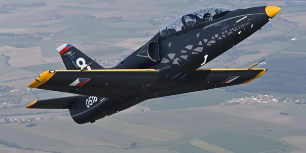 Çexiya Azərbaycana yeni hərbi təlim təyyarəsini təklif edib