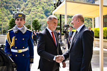 İlham Əliyev: Müdafiə sənayesindəki əməkdaşlığımızı yüksək qiymətləndiririk