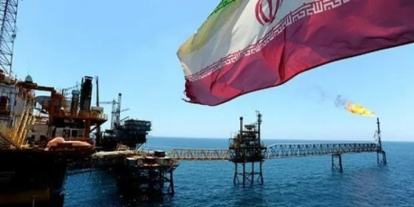 İran blokadaya baxmayaraq neft ixracını artırıb