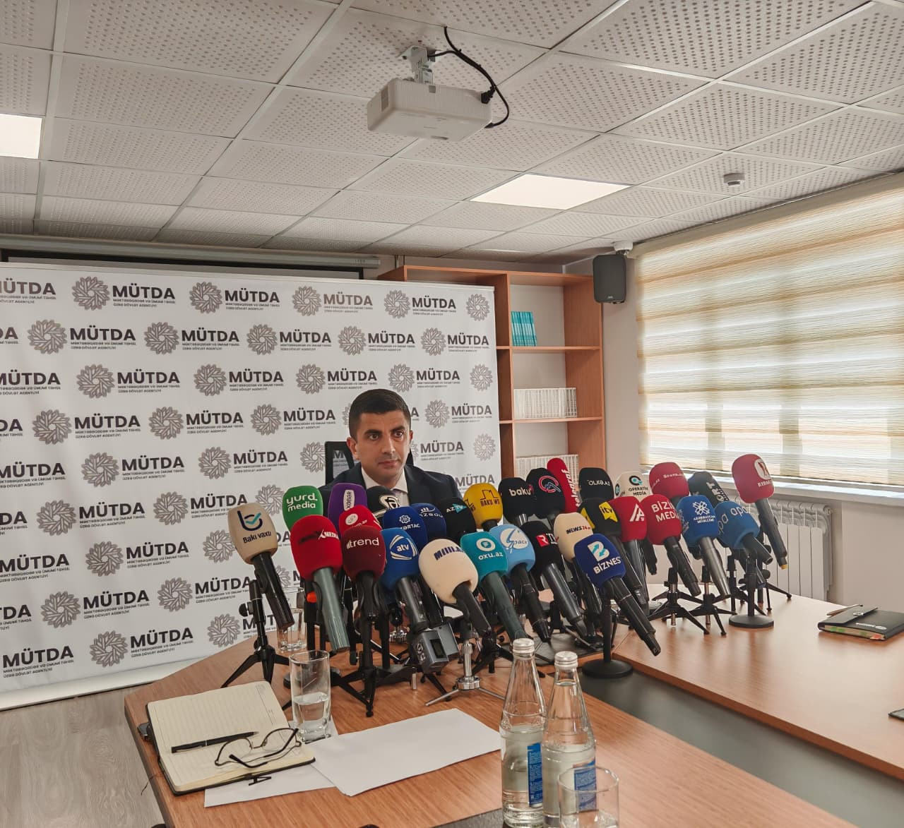 Məktəbəqədər və Ümumi Təhsil üzrə Dövlət Agentliyində media brifinqi keçirilir