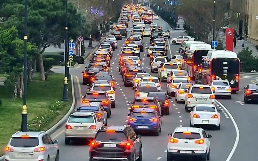 Bu yollarda tıxac var: SİYAHI