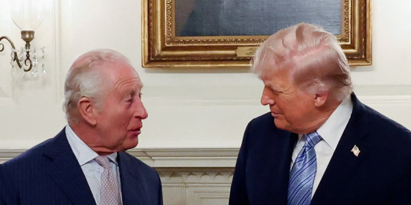 Tramp Putindən danışdı, Kral Çarlz mövzunu dəyişdi