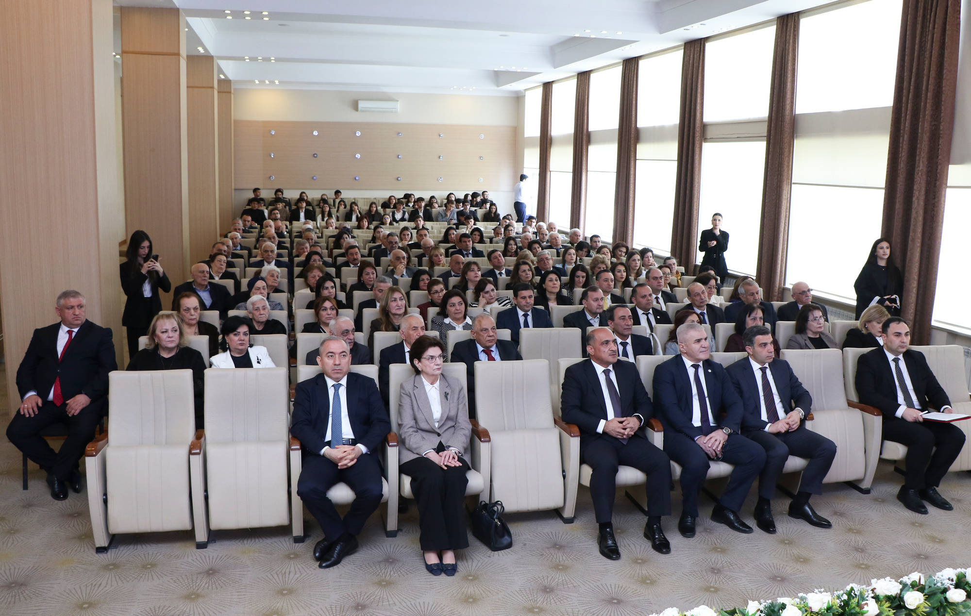 İdris İsayev AzMİU-nun 50 illik yubileyi münasibətilə təltifetmə mərasimində iştirak edib