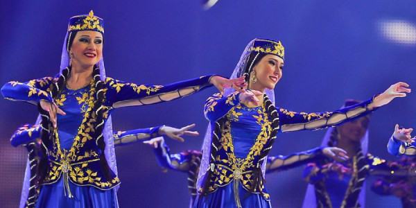 Milli rəqslərimiz təhrif olunur? – Zəriflik və incəlik qorunmalıdır