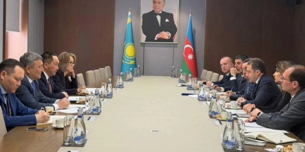 Azərbaycan və Qazaxıstan XİN-ləri əməkdaşlığın inkişafını müzakirə ediblər