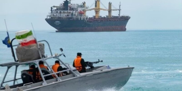 İran ABŞ -nin saxladığı gəmidəki altı heyət üzvünü azad edib