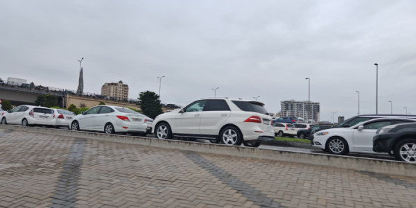 Bakının əsas yollarında ciddi tıxac müşahidə olunur - Sürücülərin DİQQƏTİNƏ