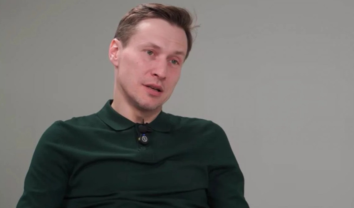 Məşhur aktyor həyat yoldaşından ayrılıb: "Öz işimi görmədim"