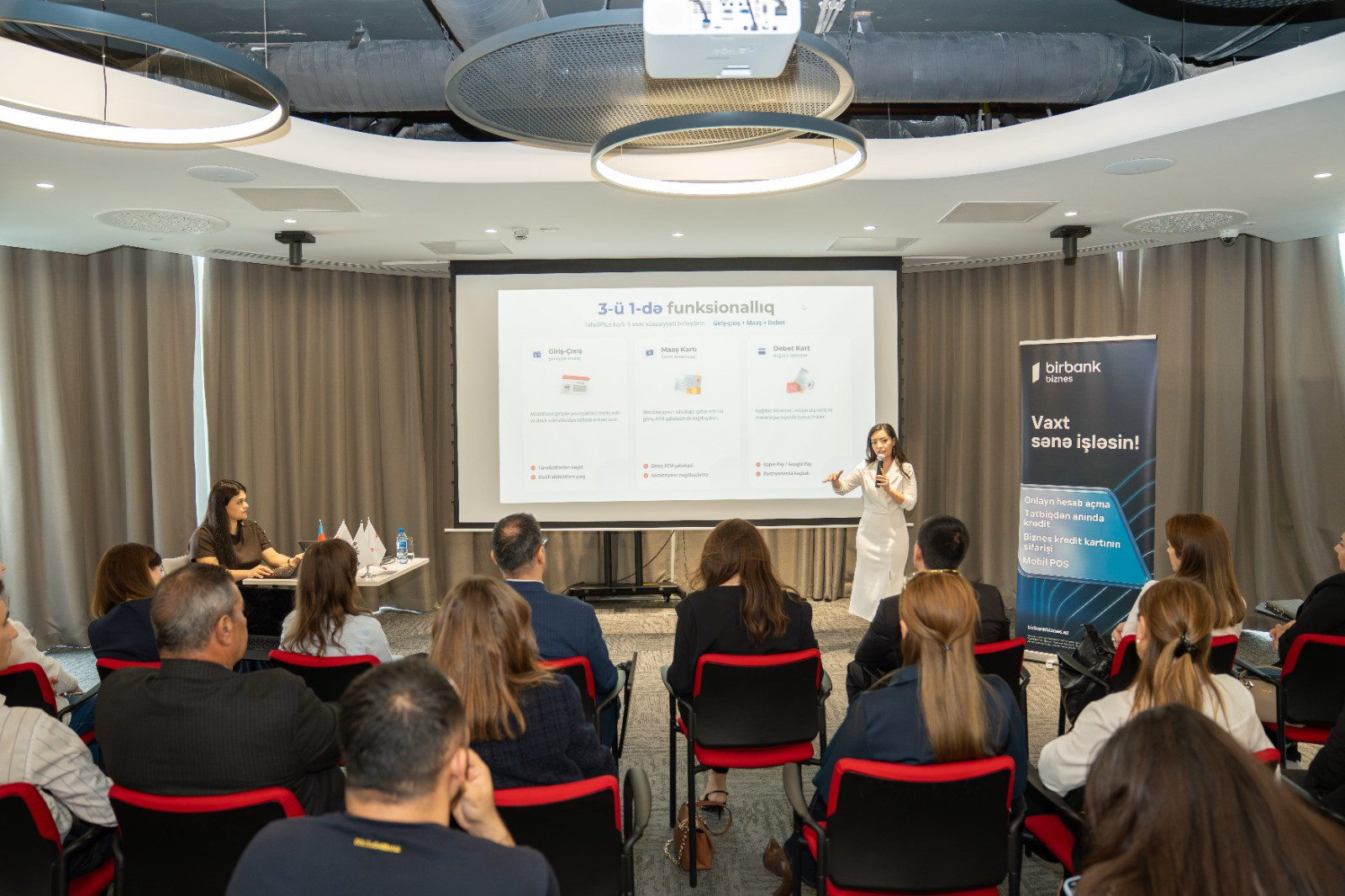 TəhsilPlus kartı ilə bağlı Bakı və region mühasibləri ilə interaktiv görüş keçirilib