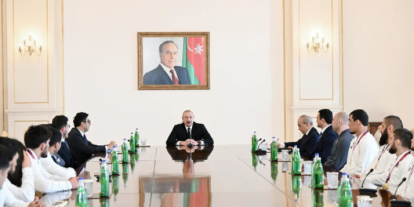 İlham Əliyev Avropa çempionatında komanda hesabında çempion olan güləşçiləri qəbul edib