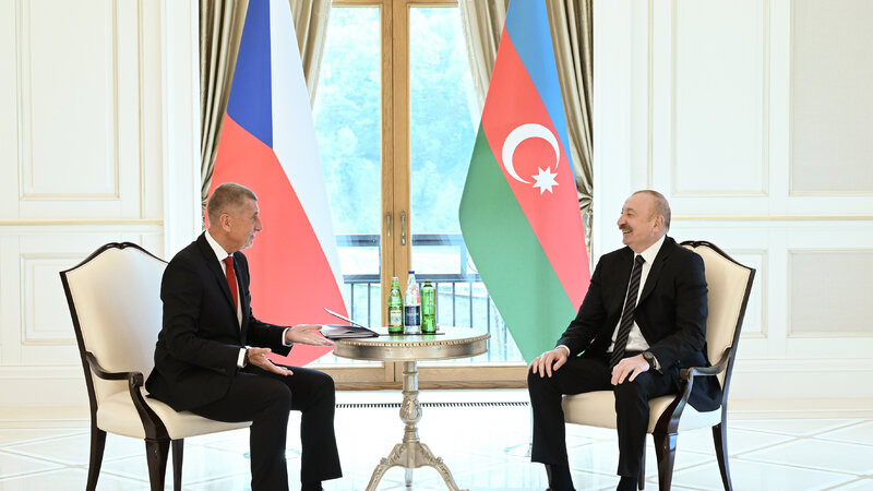 Üst-üstə düşən siyasi-iqtisadi maraqlar