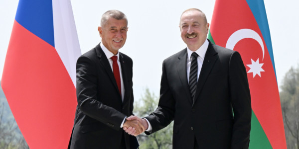 Siyasi-iqtisadi münasibətlərin yeni mərhələləri