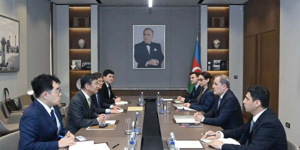 Ceyhun Bayramov Koreya rəsmisini bölgədəki sülh prosesi barədə məlumatlandırıb