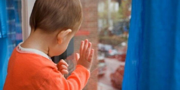 Bakıda faciə: 5 yaşlı uşaq eyvandan yıxılaraq ölüb