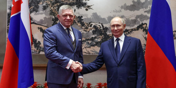 Aİ Fikonun Putinlə danışıqlarının detalları ilə maraqlanır