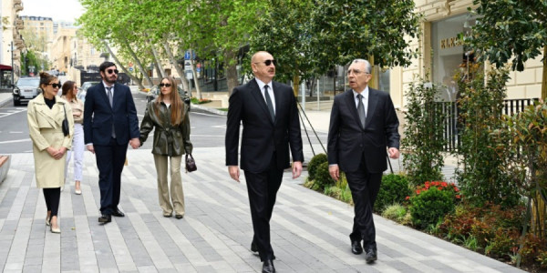 İlham Əliyev Bakının İslam Səfərli küçəsinin yenidənqurmadan sonra açılışında iştirak edib