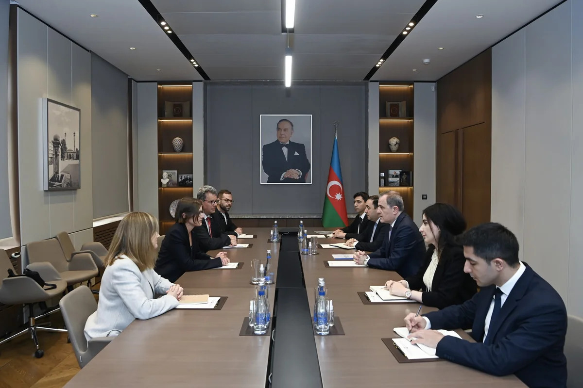 Ceyhun Bayramov Beynəlxalq Qırmızı Xaç Komitəsinin prezidenti ilə əməkdaşlığı müzakirə edib