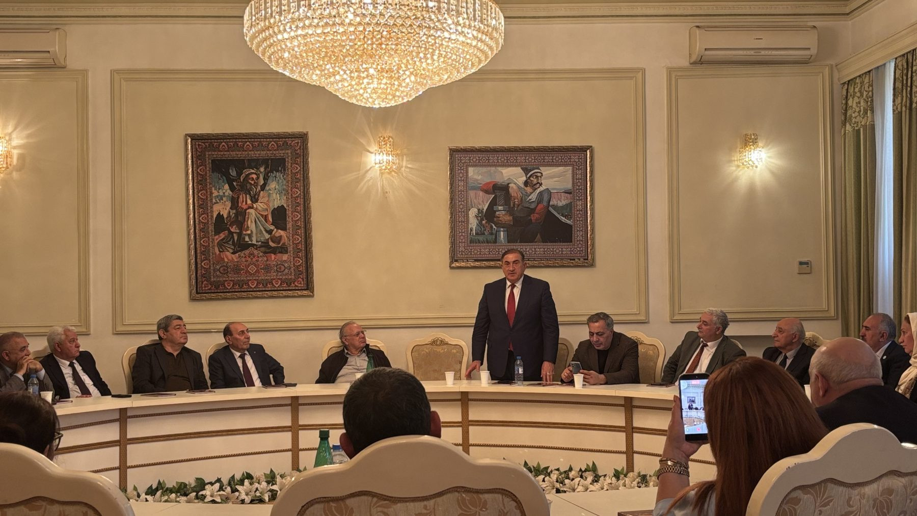 Elşad Həsənovun “Zəlimxan Yaqub (xatirələrim)” kitabının təqdimat mərasimi keçirildi
