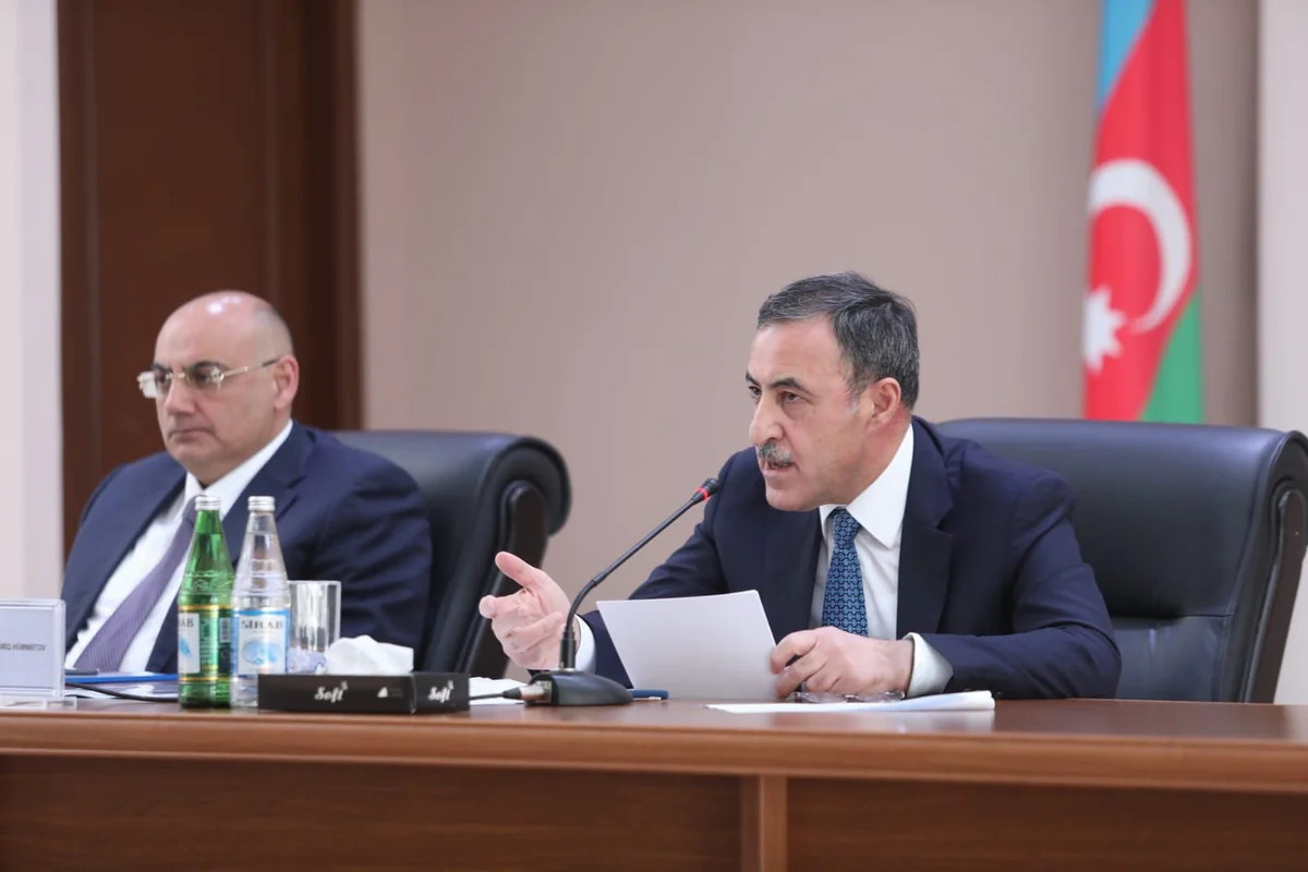 Azərbaycanda tikinti sahəsində icazə prosedurları müzakirə olunub