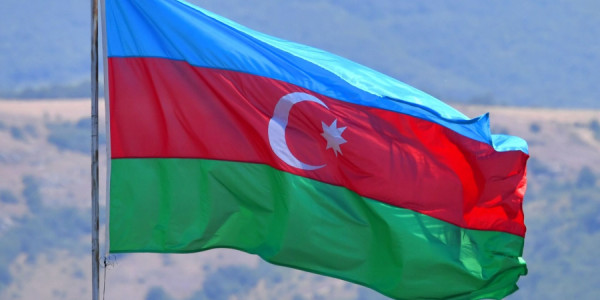 Bayrağa hörmətsizlik -