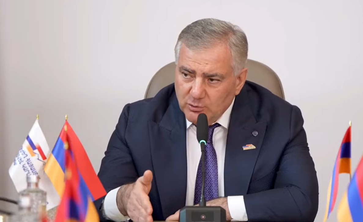 Ermənistan müxalifət lideri ölkəni təhlükənin gözlədiyinə eyham vurub