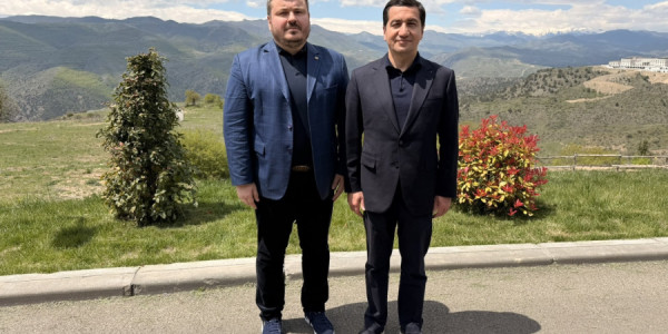 Hikmət Hacıyev Ukraynanın səfiri Qusev ilə görüşüb