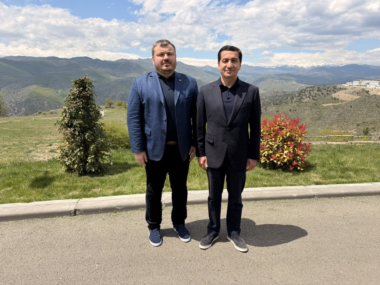 Hikmət Hacıyev Ukraynanın səfiri Qusev ilə görüşüb