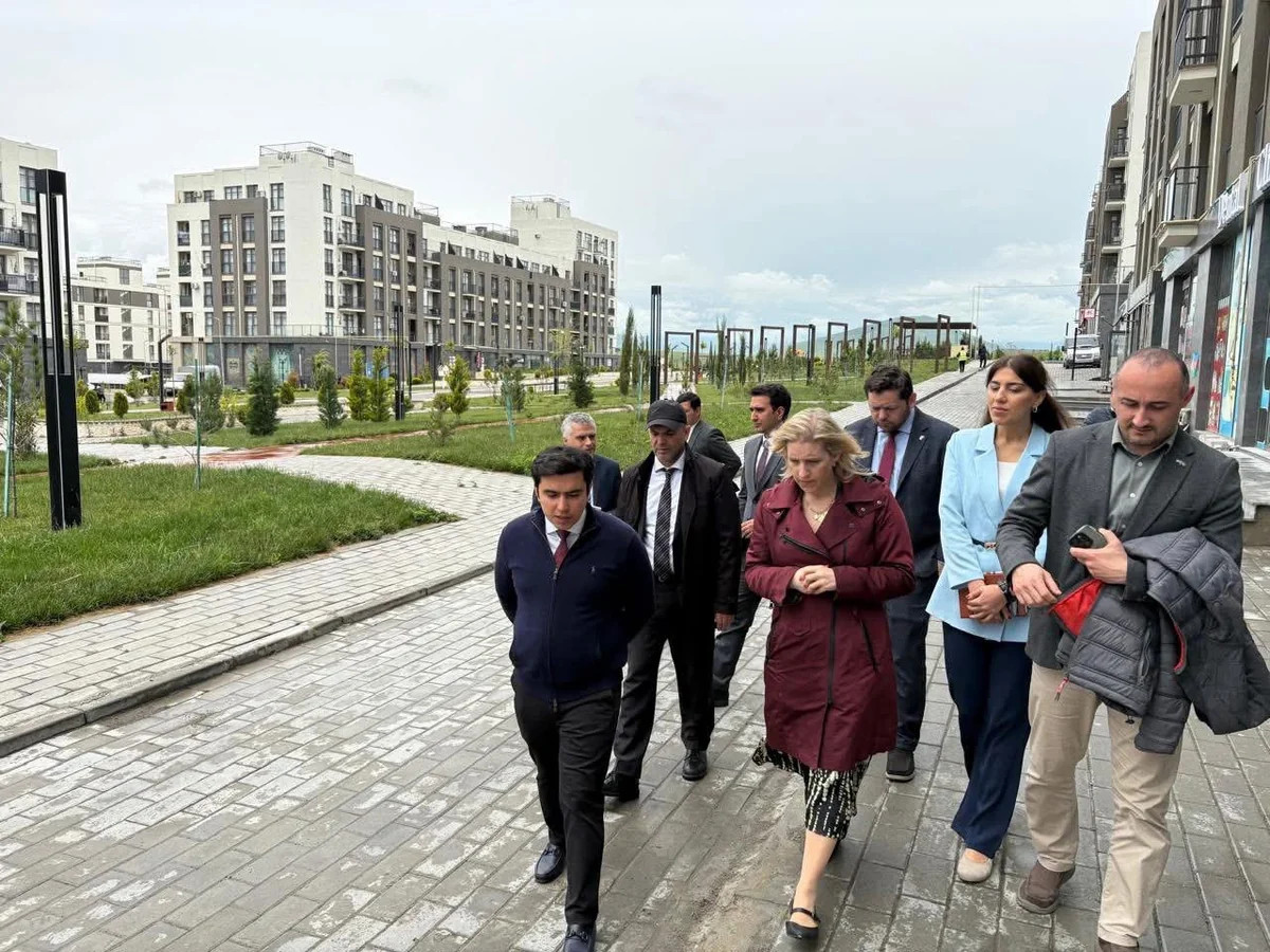 Səfirlik: Karlonun Ağdam və Füzuliyə səfəri ABŞ-Azərbaycan əməkdaşlığının genişləndiyini təsdiqləyir