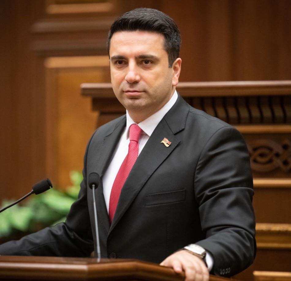 Simonyan Rusiyanı Ermənistanda hakimiyyət dəyişikliyinə cəhddə ittiham edib