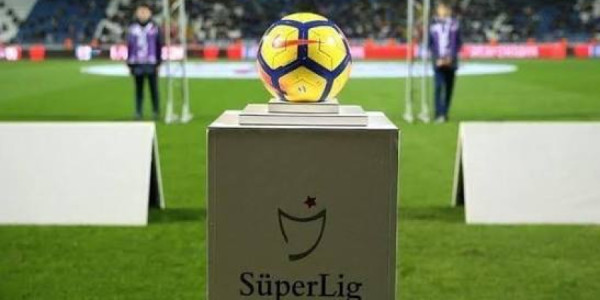 “Qalatasaray” böyük hesabla məğlub olub, “Fənərbaxça” qələbə qazanıb