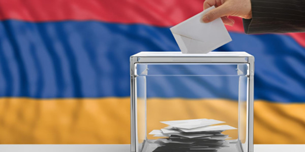 Ermənistanda seçki mənzərəsi: Paşinyan öndə olsa da, koalisiya ehtiyacı gündəmdə qalır