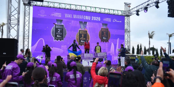 "Bakı Marafonu 2026"da mükafatlandırma mərasimi olub, qaliblərə medalları Leyla Əliyeva təqdim edib