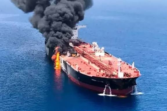 Hörmüz boğazında tanker hücuma məruz qalıb