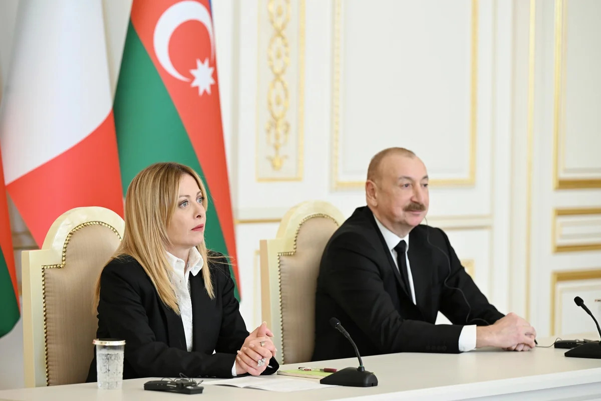 Meloni: Ermənistanla münasibətlər mövzusunu müzakirə etdik