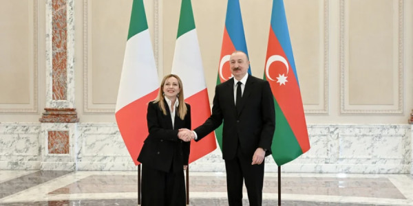 Prezident İlham Əliyevin İtaliya Nazirlər Şurasının sədri Ciorcia Meloni ilə təkbətək görüşü keçirilir