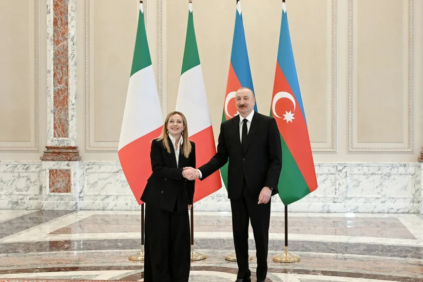 Prezident İlham Əliyevin İtaliya Nazirlər Şurasının sədri Ciorcia Meloni ilə təkbətək görüşü keçirilir