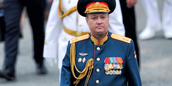 Putin Rusiya Aerokosmik Qüvvələrinin komandanını dəyişib