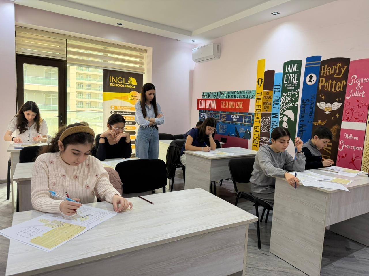 Ingla School Baku-da Heydər Əliyevin 103 illiyinə həsr olunmuş riyaziyyat olimpiadası keçirildi