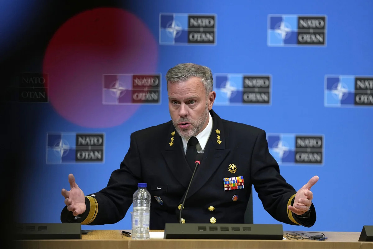 Rob Bauer: NATO ilə qarşıdurmada  balans Rusiyanın xeyrinə dəyişə bilər